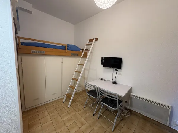Studio 1 pièce 13 m²