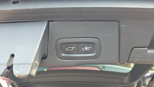 Volvo XC60 2.0 D4 190 Geartronic8 - R-Design – 2018 – 152000 km – Diesel – Boîte Automatique — photo 38