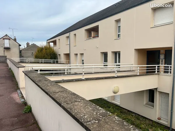 Appartement . 3 pièces. 64 m2. Terrasse et Box