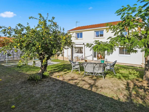 Suzanne, maison familiale 172 m², 5 chambres, jardin sans vis-?