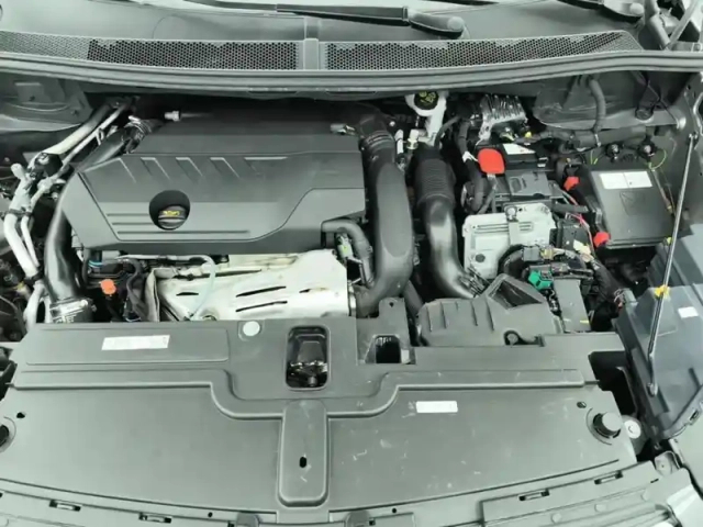 Opel Grandland X hybrid 225 ch bva8 edition — photo 7