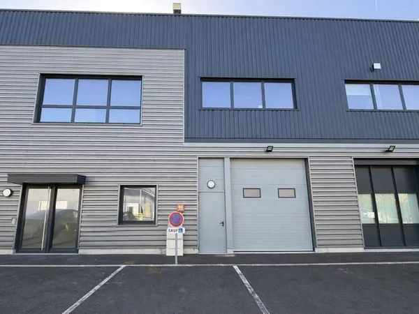 Local d'activité 765 m²