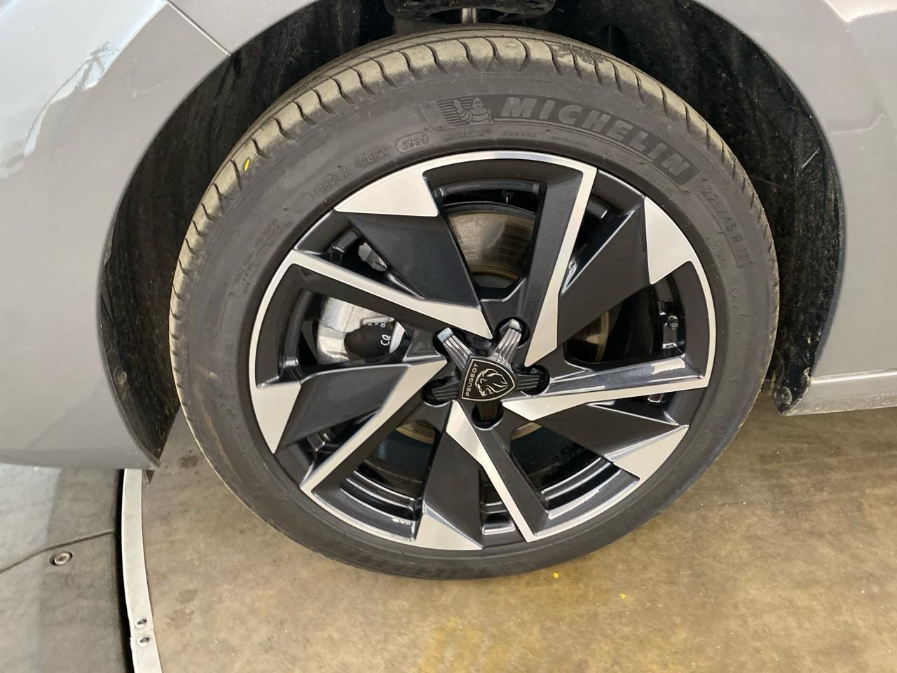 Peugeot 308 sw hybrid 145 e-dcs6 allure — photo 11