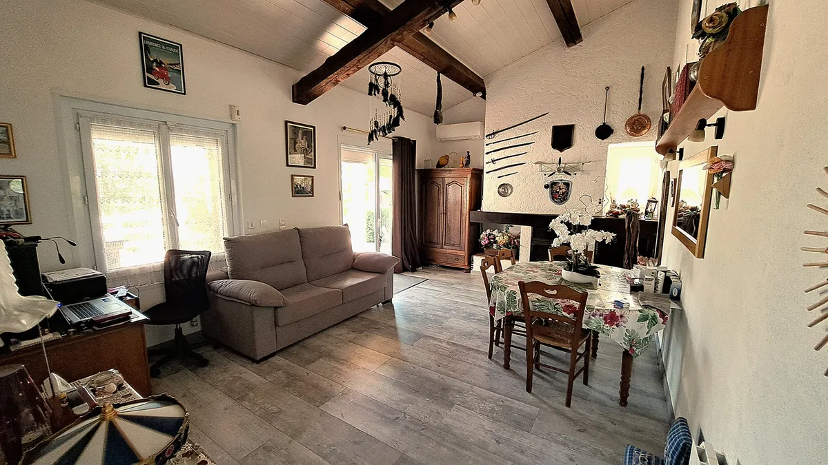 Photo 10