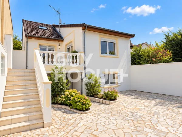 Maison à vendre de 6 pièces de 141.8 m²