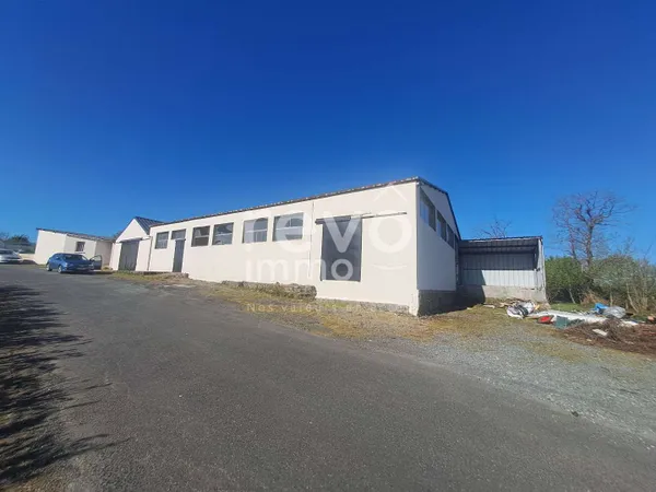 Bureaux 896 m²