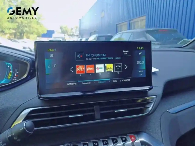Peugeot 3008 hybrid4 300 e-eat8 — photo 13