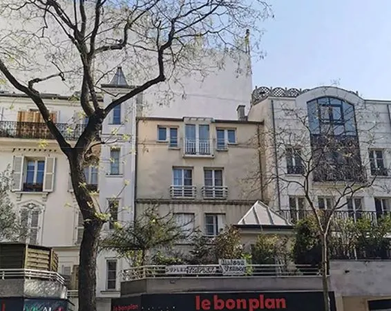 Maison-Appartement Quadruplex avec double entrée, terrasse et balcon