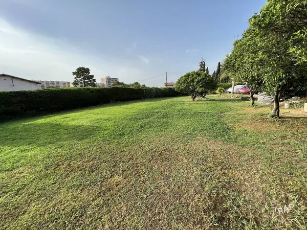 Terrain 1250 m²