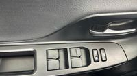 Toyota Yaris 100h Dynamic 5p MY19 — photo 31