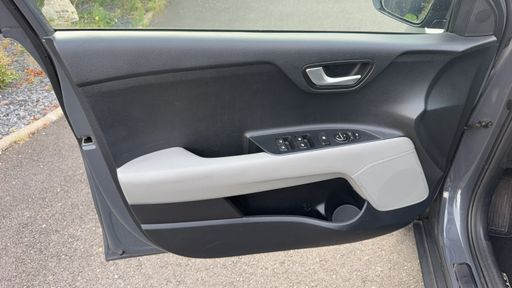 Kia Stonic 1.0 T-GDi 100 Mild Hybrid - Launch Edition – 2021 – 63308 km – Hybride essence – Boîte Manuelle — photo 30