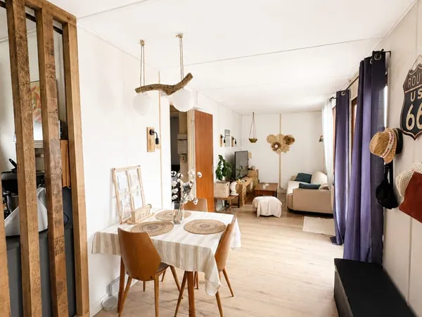 Maison individuelle dans un environnement verdoyant