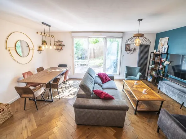 Grand appartement avec jardin privatif et terrasse