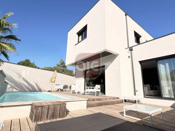 Villa 5 pièces 170 m²