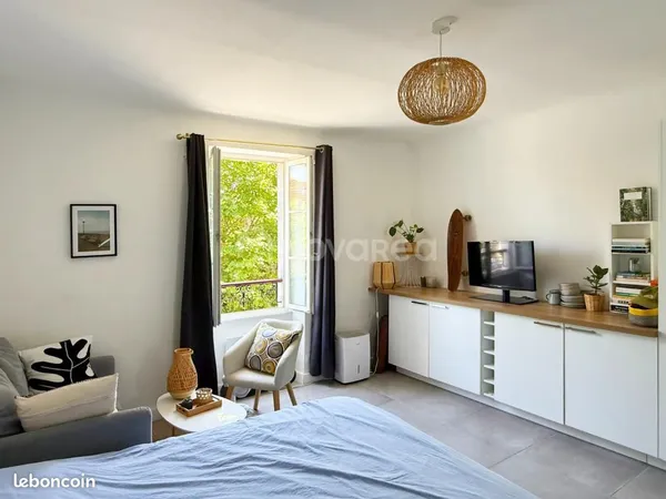 Studio 1 pièce 28 m²