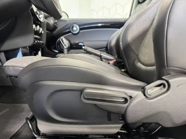Mini Mini hatch 3 portes cooper 136 ch dkg7 — photo 24