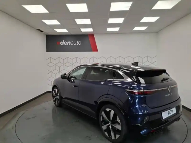 Renault Megane e-tech ev60 220 ch super charge — photo 15