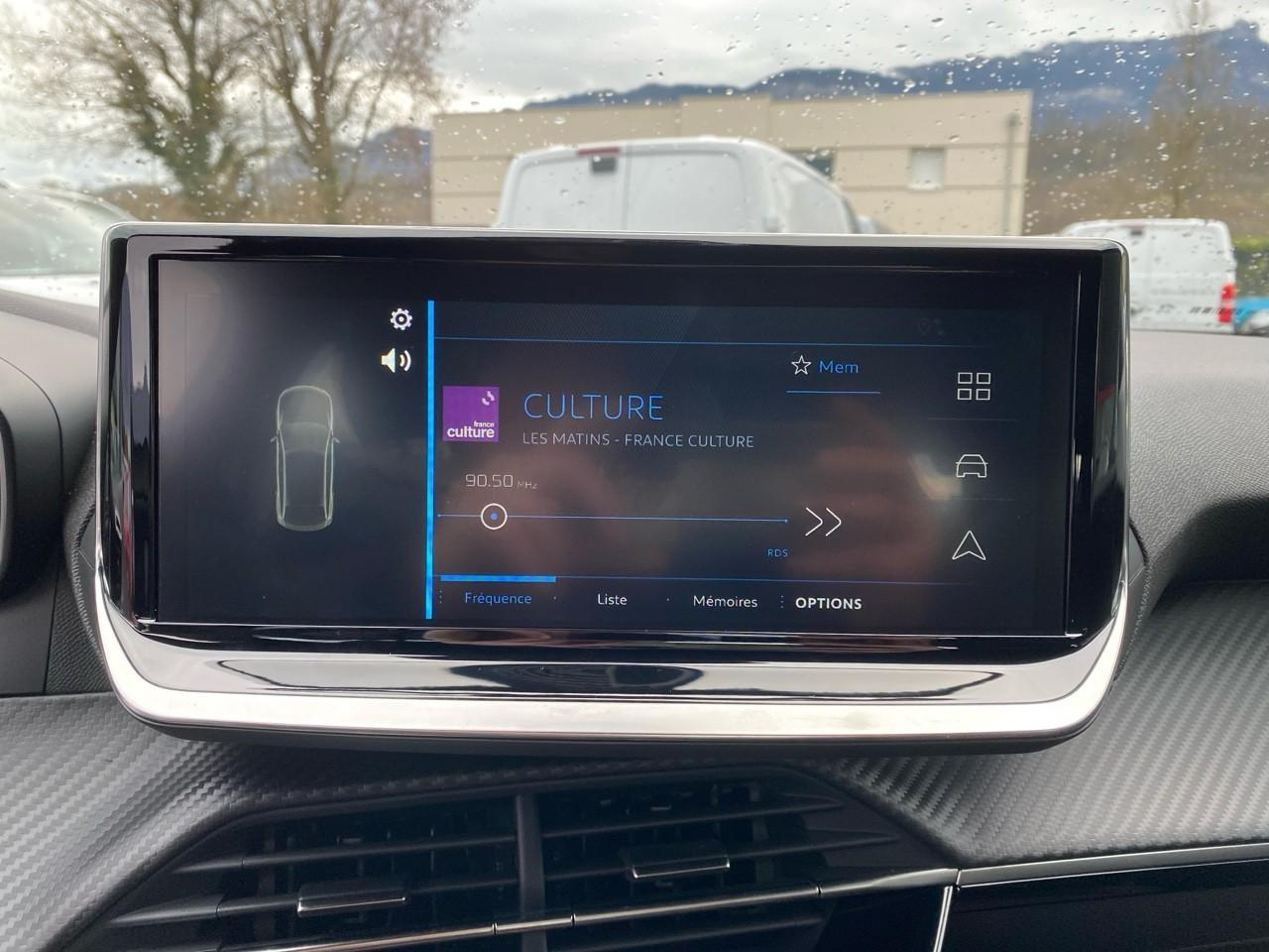 Peugeot 2008 1.2 hybrid 145ch style e-dcs6 — photo 17