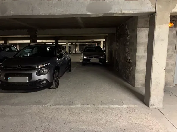 Parking 12 m²