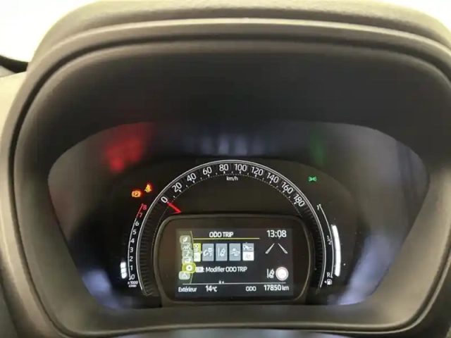 Toyota Aygo 1.0 vvt-i 72 design — photo 35