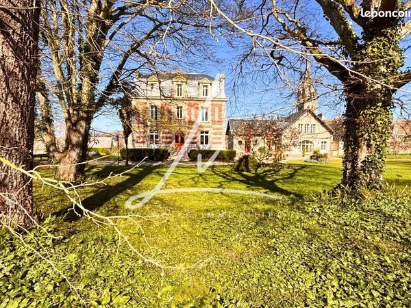 Maison 14 pièces 480 m²