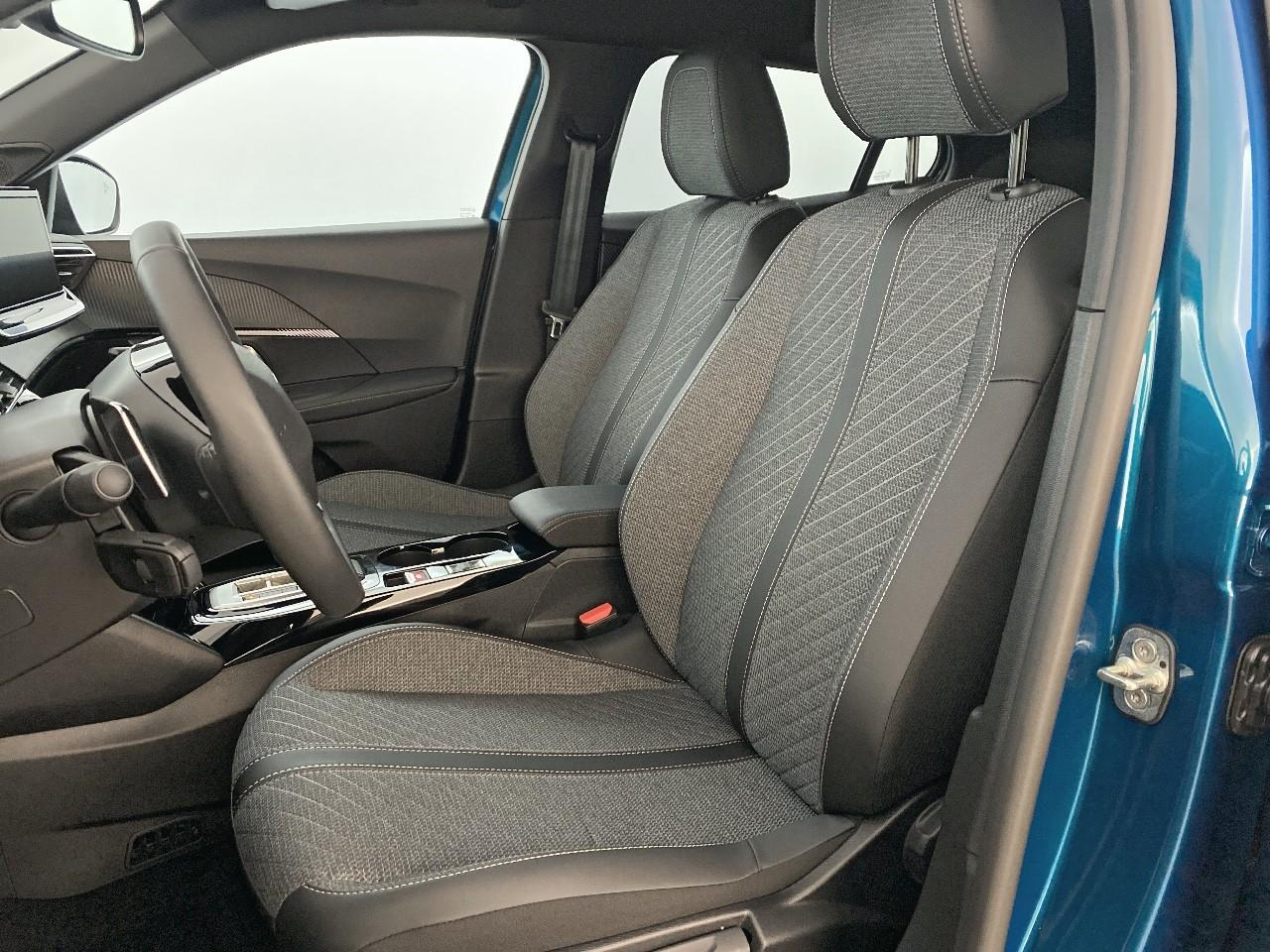Peugeot 2008 hybrid 145 ch e-dcs6 allure — photo 9