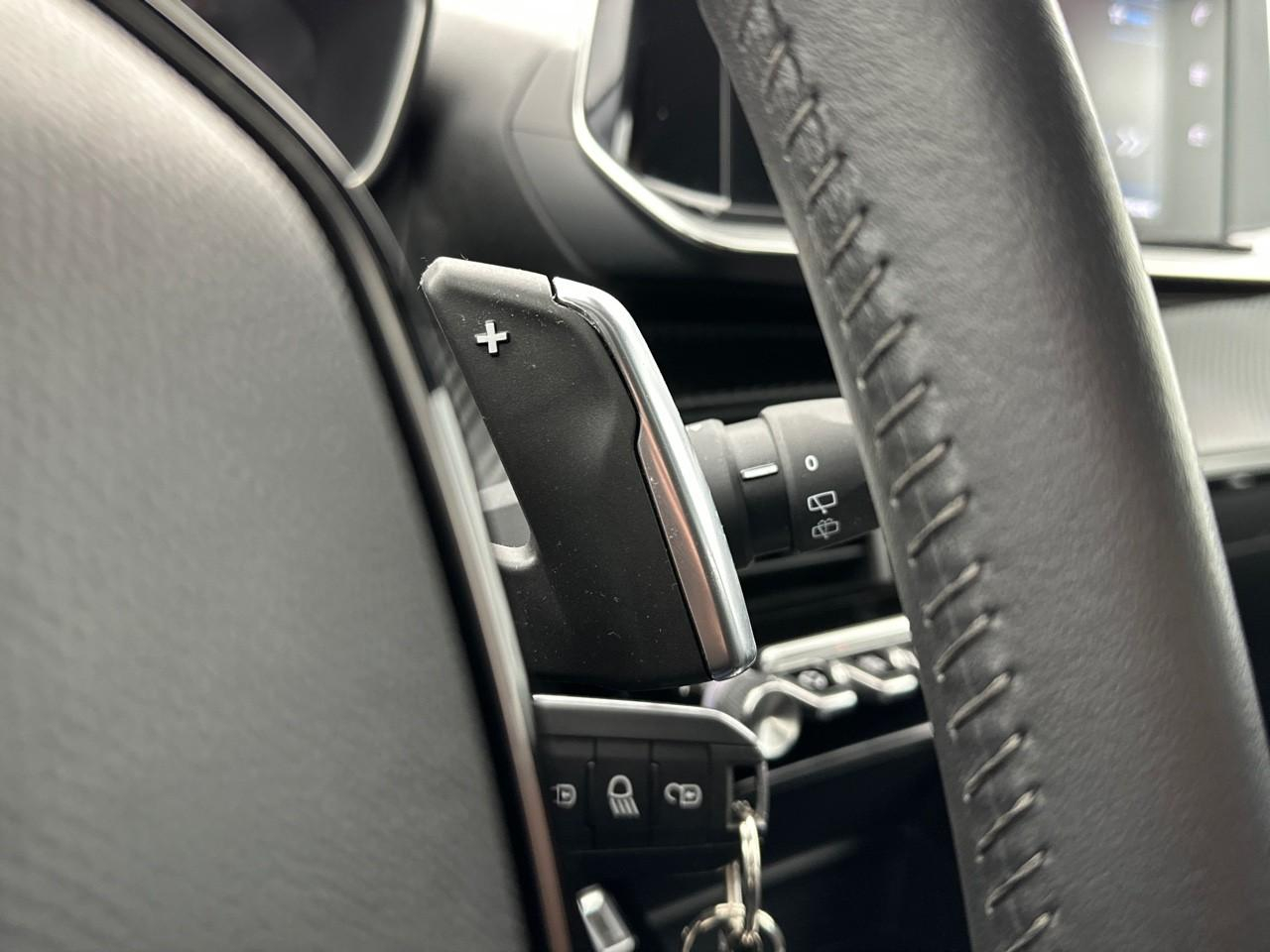 Peugeot 208 puretech 100 s&s eat8 active pack — photo 20