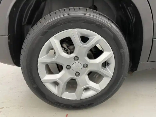 Jeep Avenger 1.2 turbo t3 100 ch — photo 19