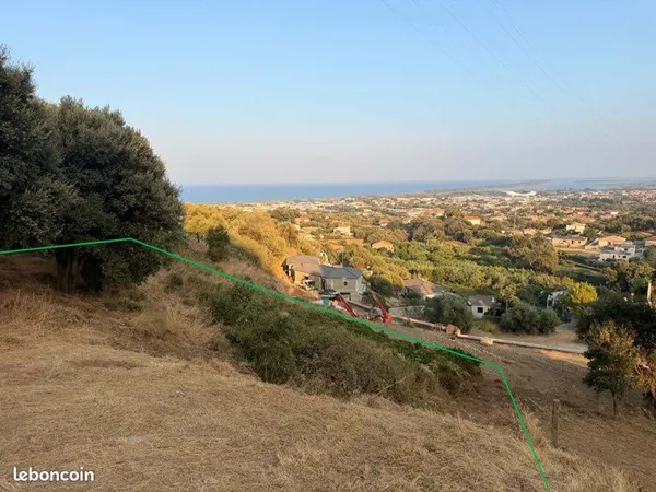 Hauteurs d'Agliani - Vends terrain constructible avec vue dégagée sur la mer et l'étang de Biguglia