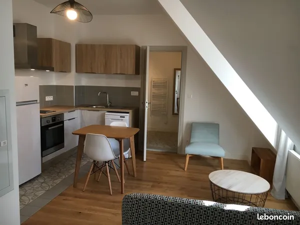 Annecy centre, T1bis de charme dans maison de caractère