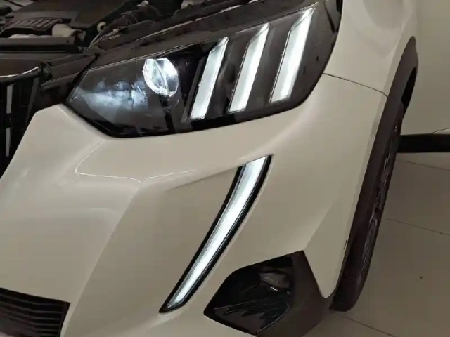 Peugeot 2008 puretech 130 s&amp;s bvm6 — photo 74
