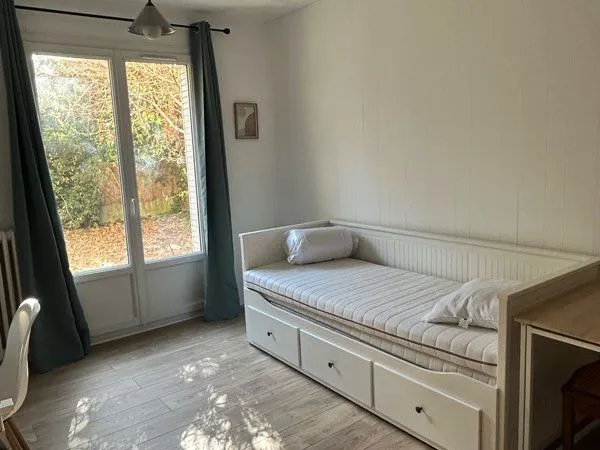Chambre meublée 14 m² - Valence Châteauvert - 350 tout compris
