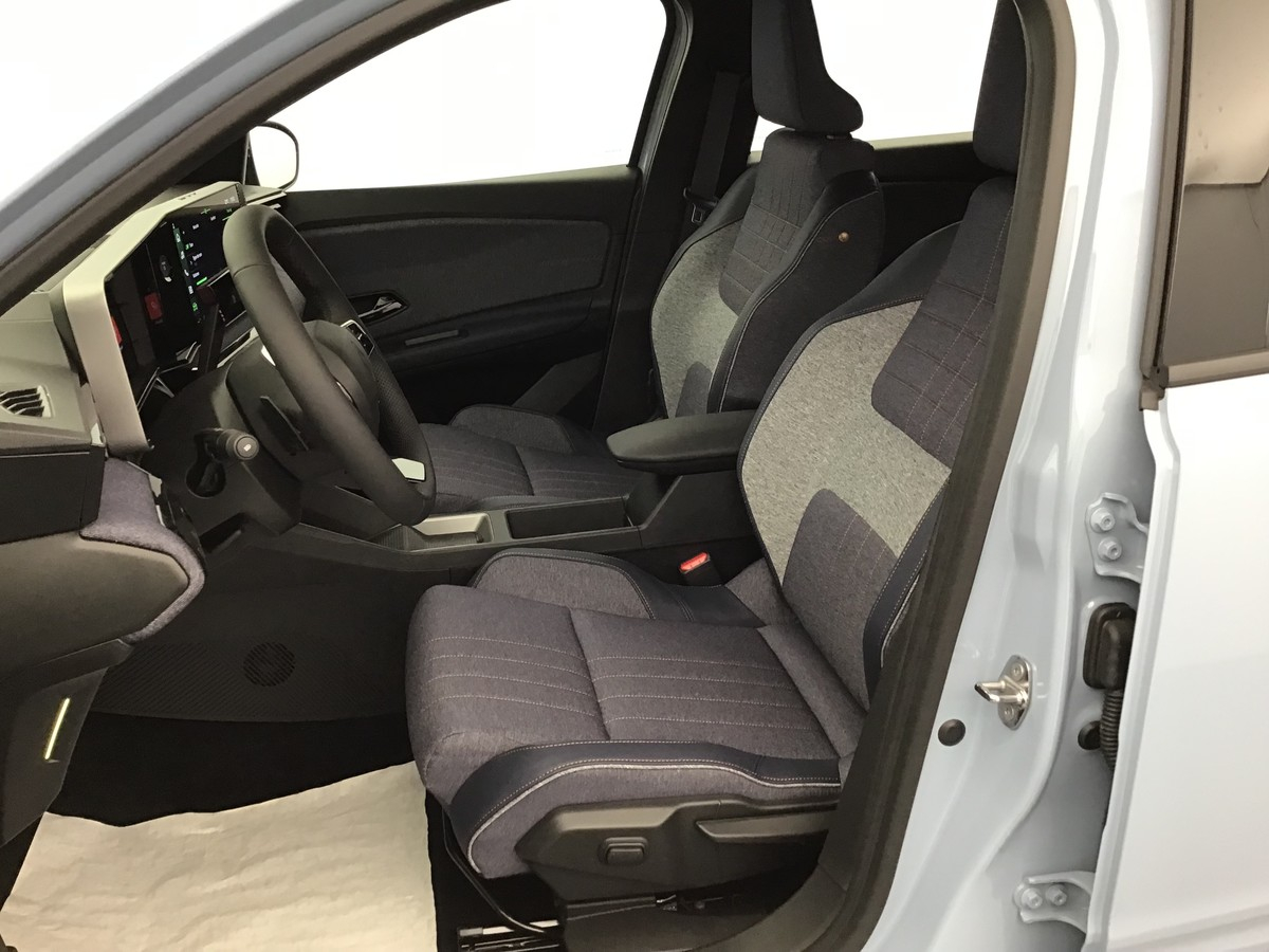 Renault R4 — photo 26