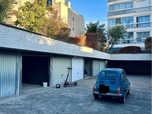 Box parking fermé