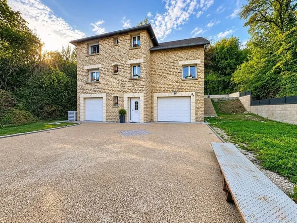 Aiglemont - 150 M², 4 Chambres Et Un Sous-Sol Complet