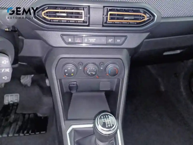Dacia Sandero eco-g 100 - 22 — photo 29