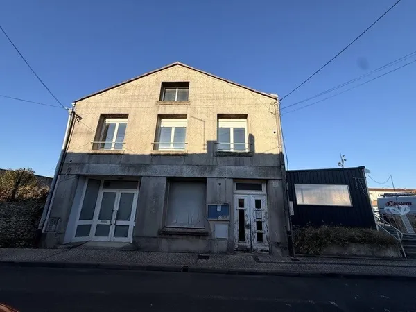 Bureau et espace de travail Vente Soyaux   254880€