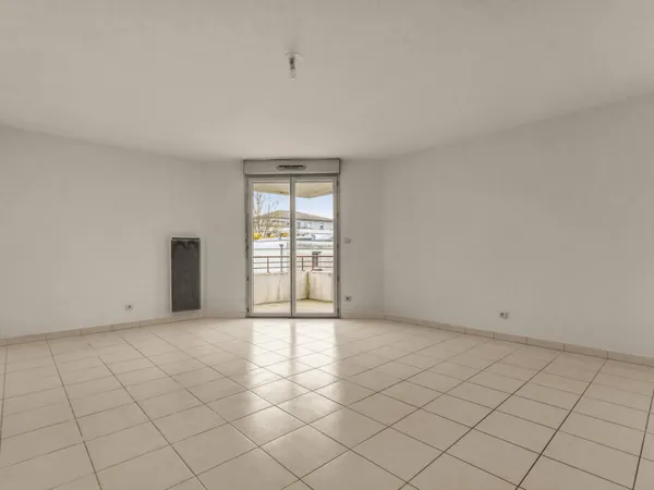 En exclusivité ! Appartement T3 de 64 m2 situé au 1er étage,