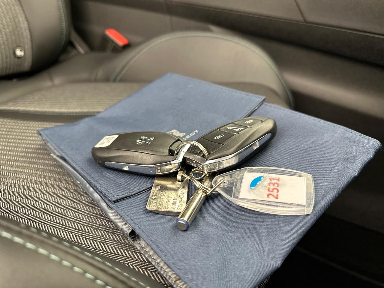 Peugeot 3008 hybrid 225 e-eat8 allure pack — photo 35