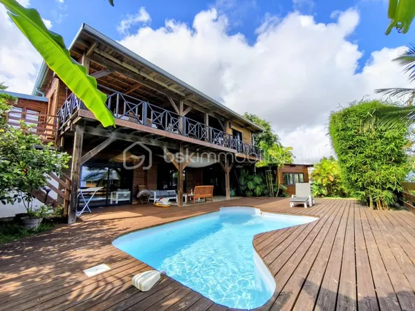 Maison 5 pièces 180 m²