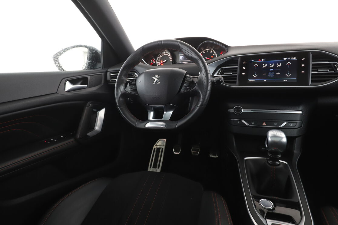 Peugeot 308 1.2 PureTech GT Line — photo 12