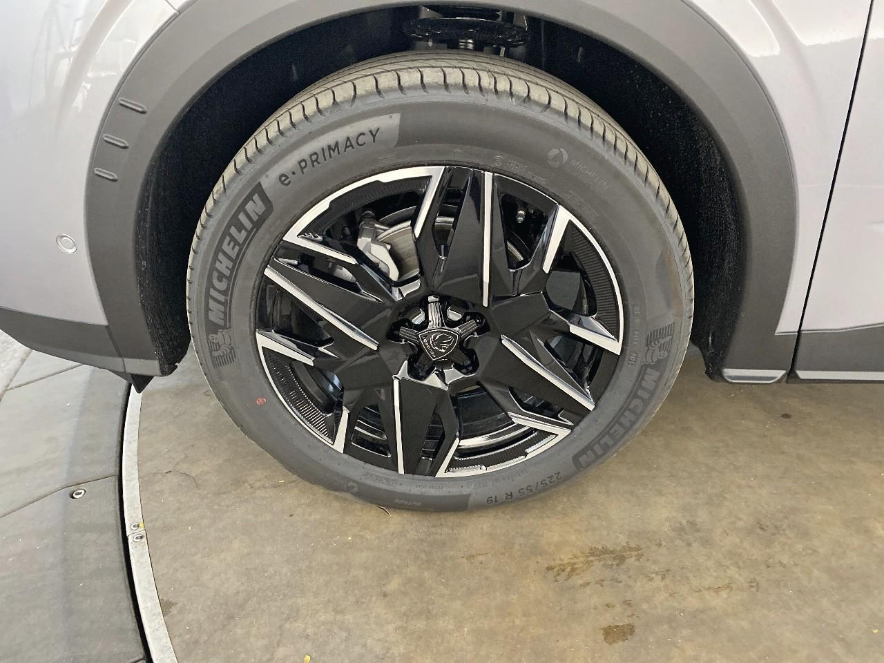 Peugeot 3008 hybrid 145 e-dcs6 gt — photo 11