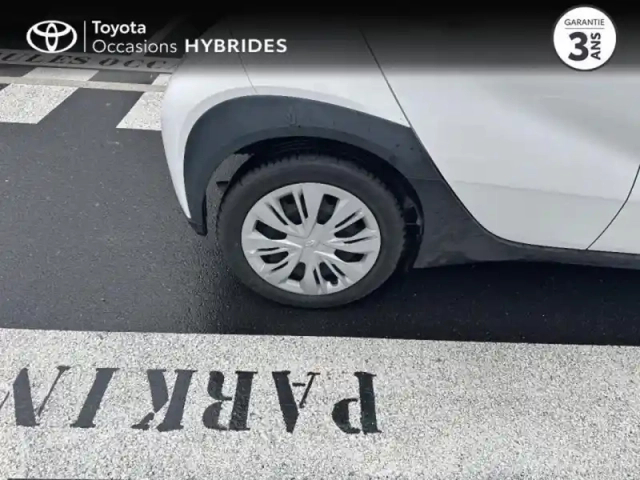 Toyota Aygo x 1.0 vvt-i 72ch dynamic s-cvt my23 — photo 10