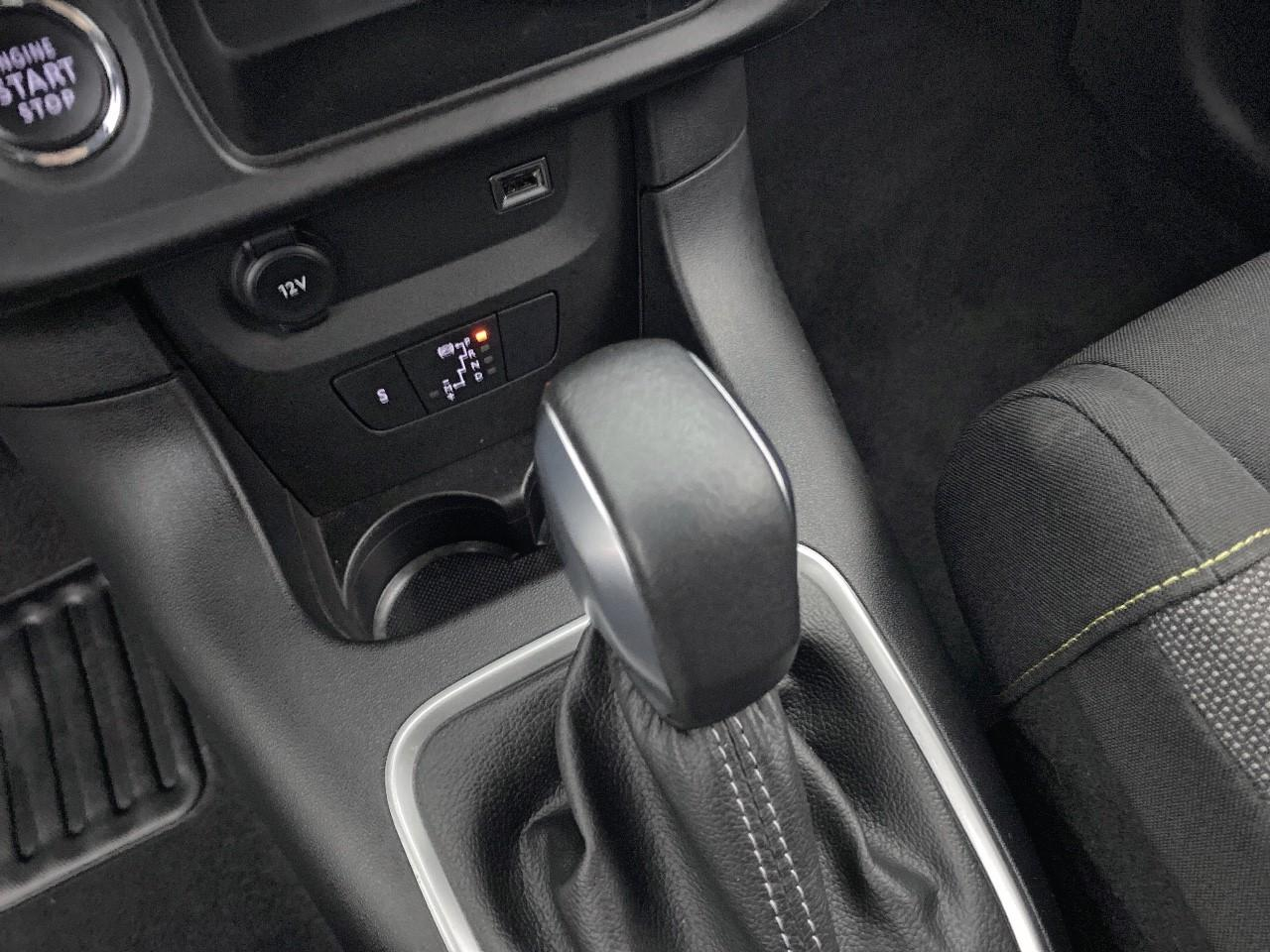 Citroën C3 puretech 110 s&s eat6 shine — photo 31