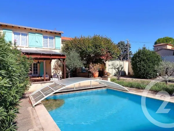 Maison 7 pièces 235 m²