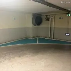 Emplacement moto 50 rue de Paradis 75010 PARIS