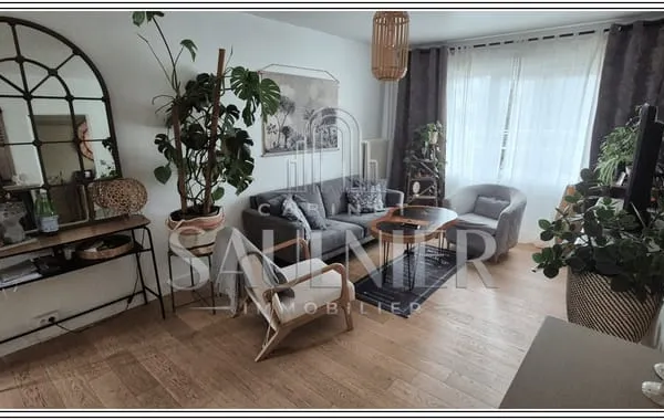 TOURS, proche Quartier 2 lions - Grand T3/T4 de 90 m2.