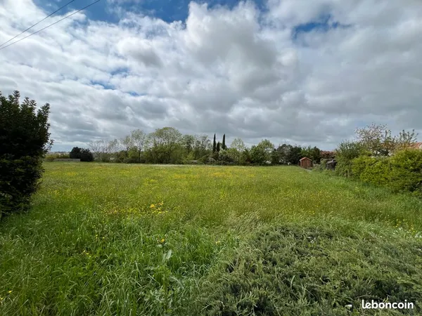 Niort , belle parcelle de 851m2 a proximité du centre