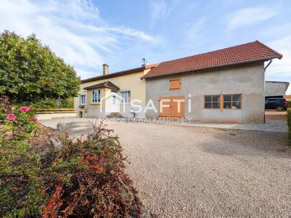 Corps de ferme de plain-pied avec vue, 3 ch., terrain 3800 m² à Ozolles
