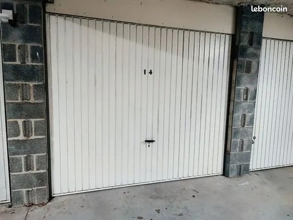 Garage Box porte XXL (Passage 2,50m) - Lille Grand Palais